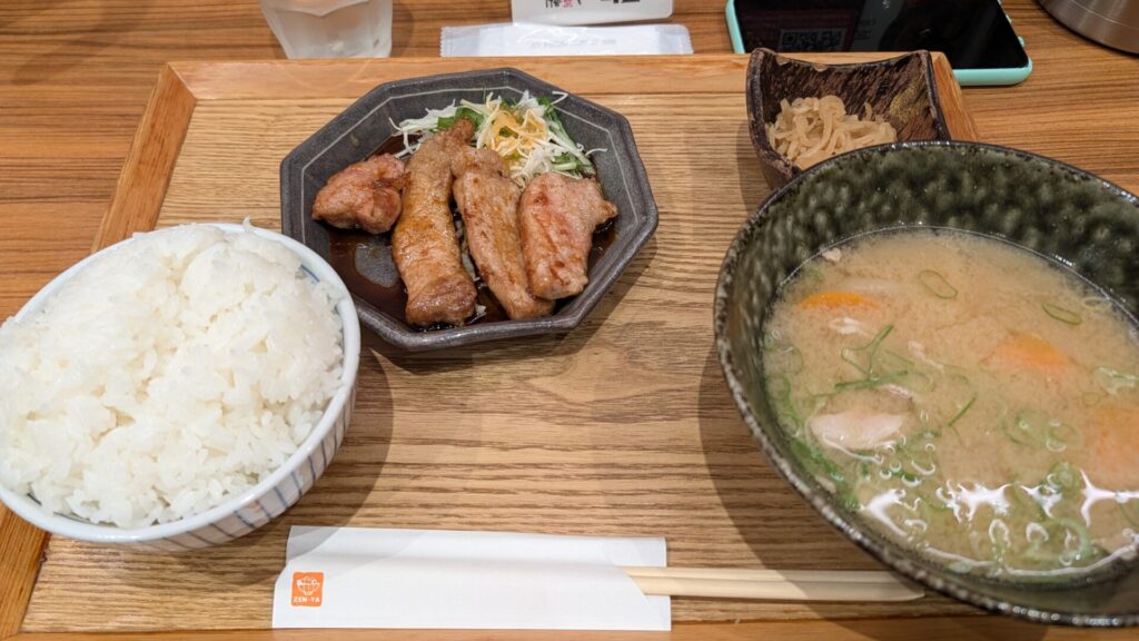 膳やのトンテキ