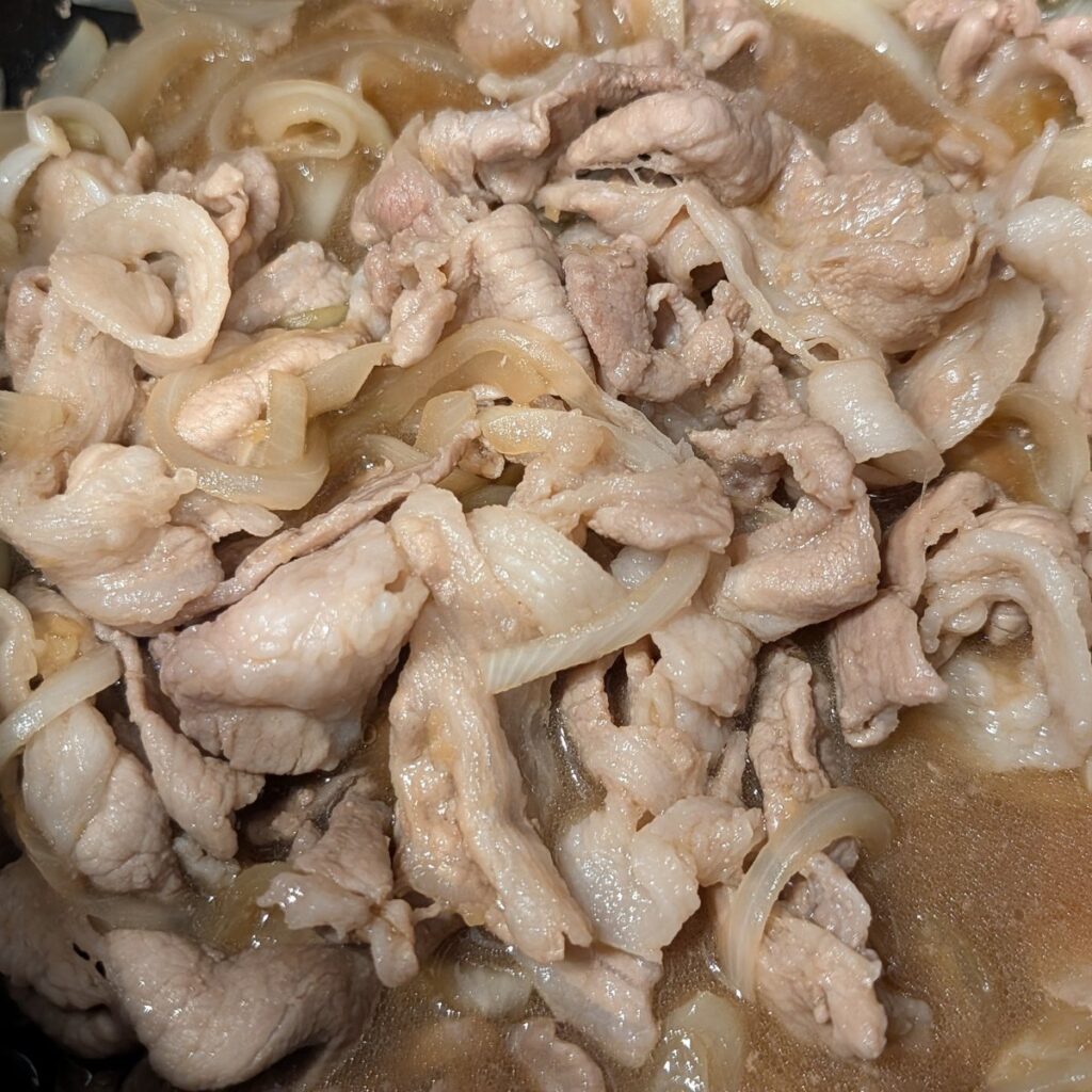豚こまと玉ねぎの生姜焼き風